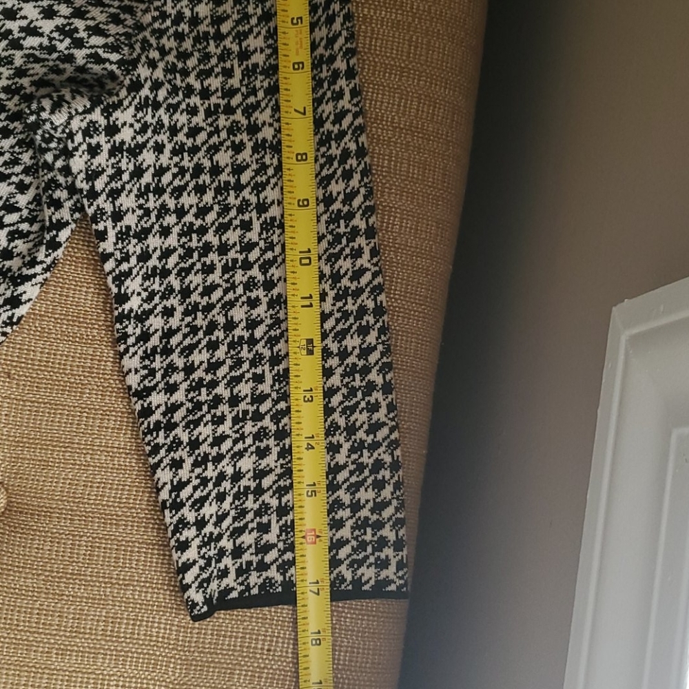 Taylor XL Beige/Black Houndstooth sweater dress - Picture 8 of 8